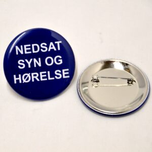 Badge Nedsat syn og hørelse med nål  Ø56mm.