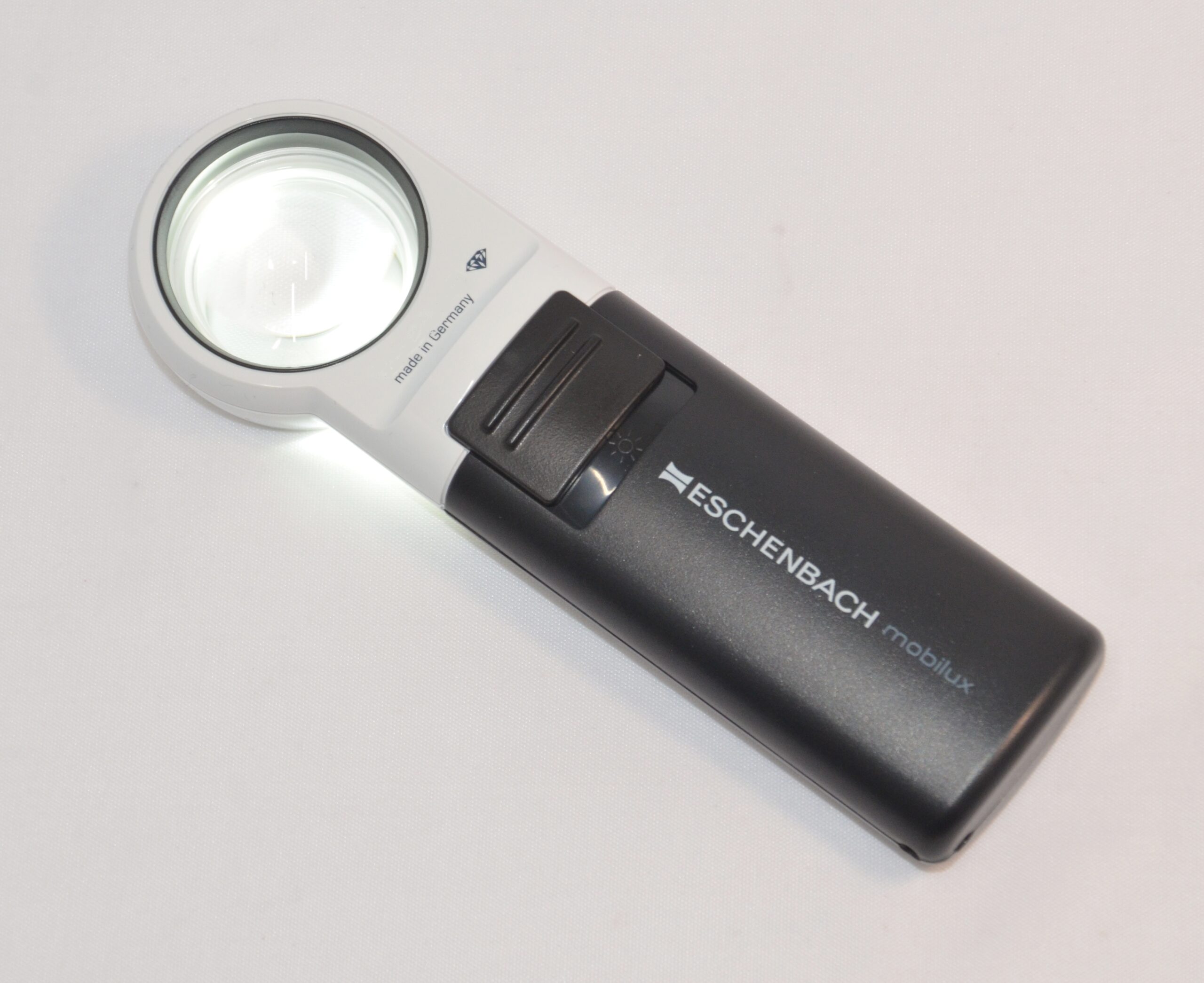 Mobilux håndholdt LED lup 7 x 28 dpt - rund linse Ø35 mm